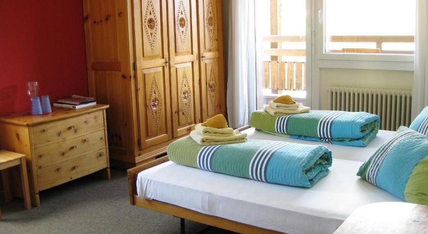 Hotel Bellavista Ftan Chambre photo